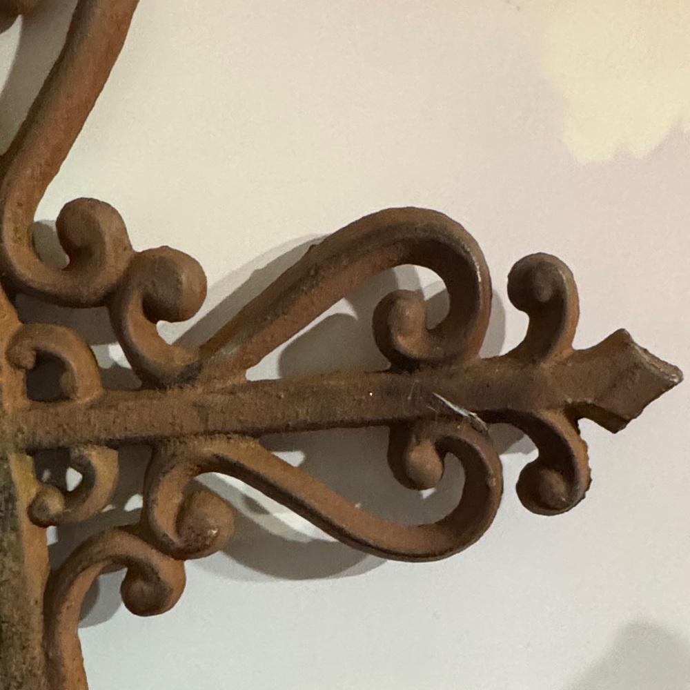 Vintage Decorative iron Wall Cross - Picture 5 of 7